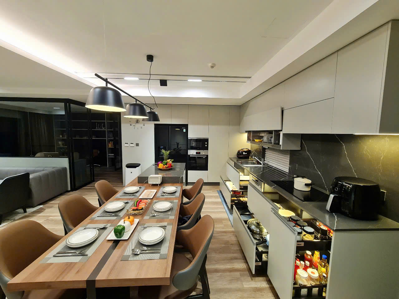 Hệ tủ bếp thông minh- Giải pháp tối ưu cho không gian sống hiện đại 11 Hệ tủ bếp thông minh- Giải pháp tối ưu cho không gian sống hiện đại - Hình ảnh 11