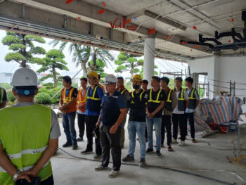 06 bí quyết của VietLong House nhằm đảm bảo tiến độ thi công khi gặp mưa 9 Hop cong truong 1