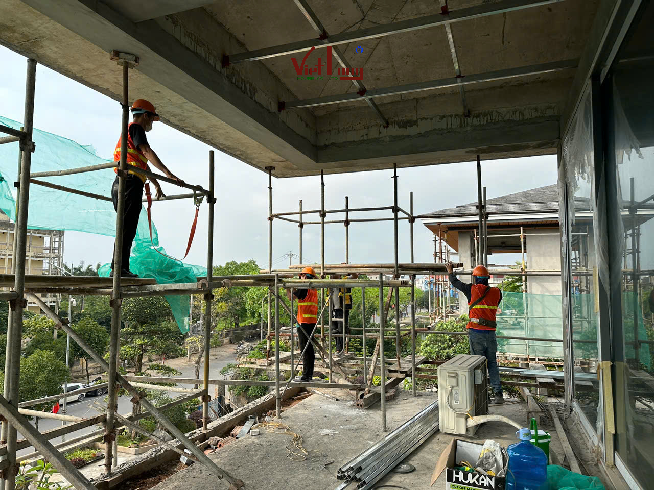 06 bí quyết của VietLong House nhằm đảm bảo tiến độ thi công khi gặp mưa 6 z6606735881282 a1dcec295613e7464e37bd6df831ea8c